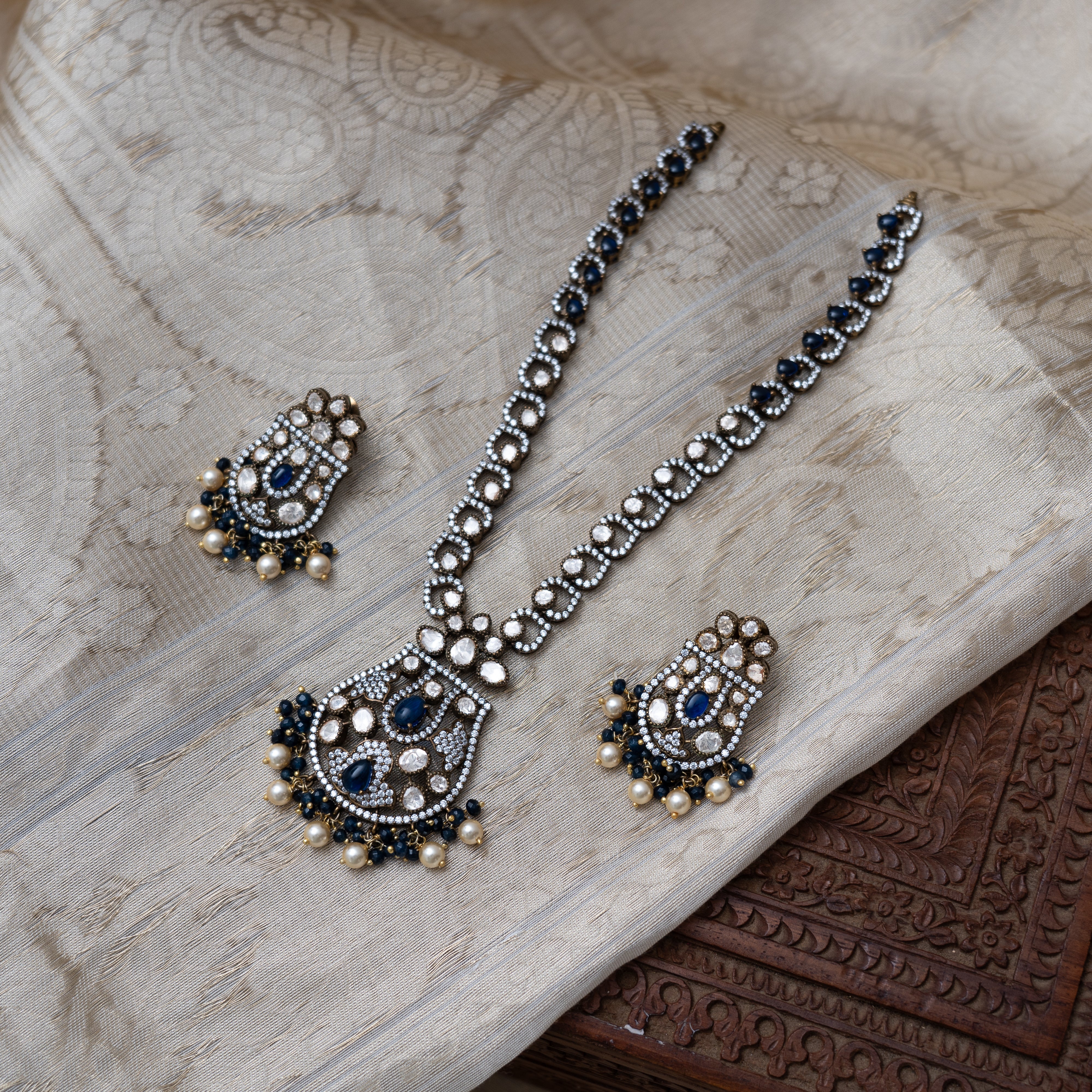 Riwayath victorian Necklace