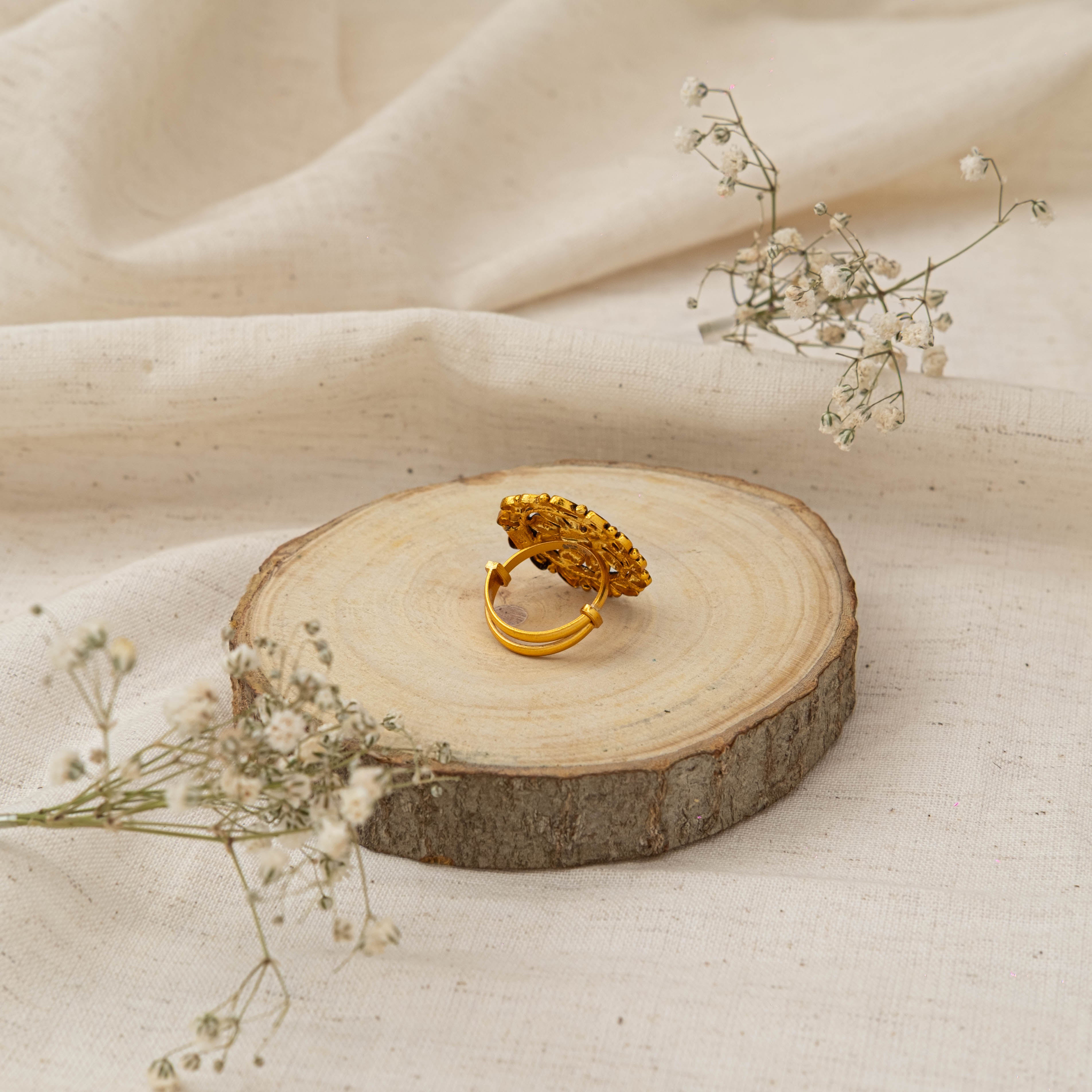 Vishwika Nakaas Ring