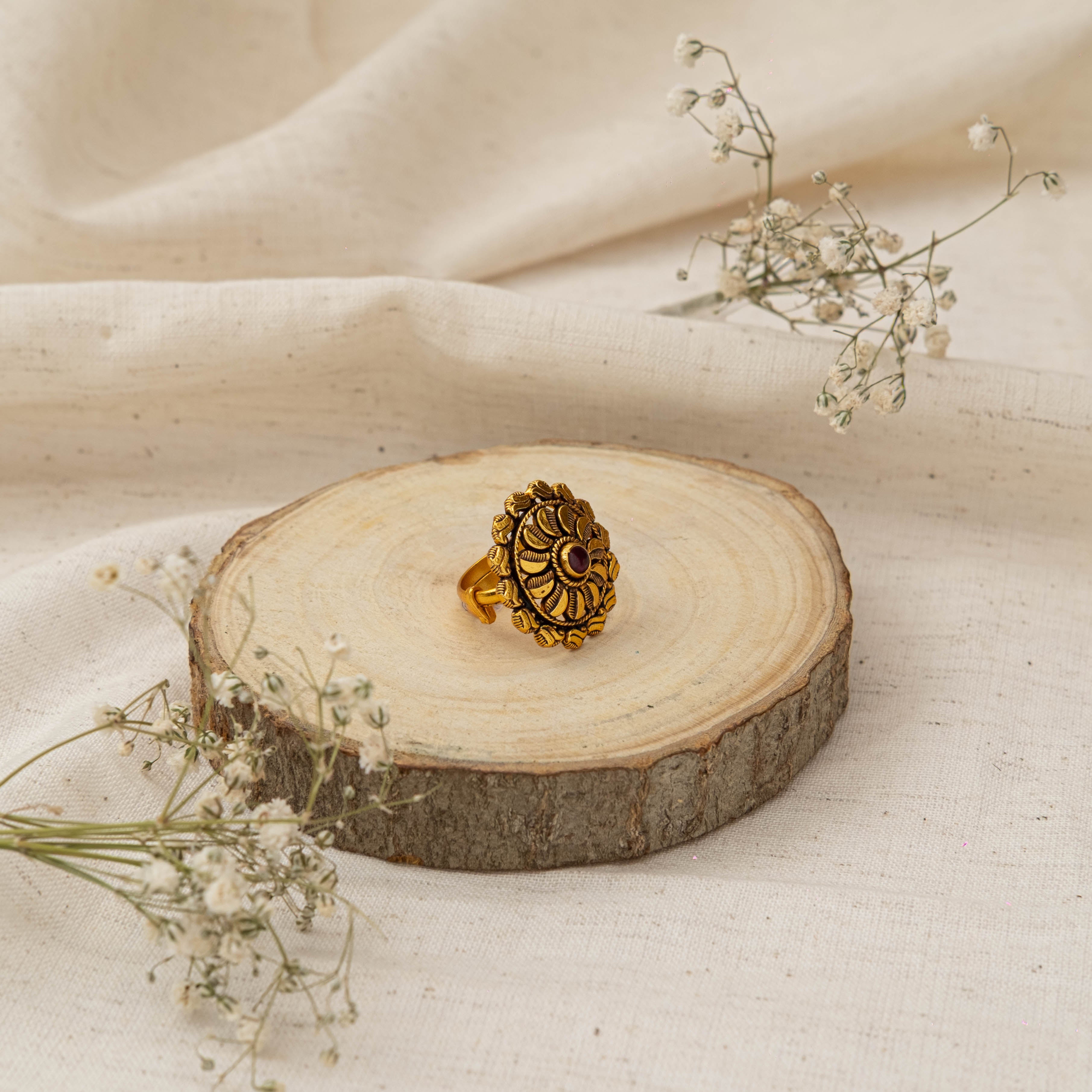 Yashodhara Nakaas Ring