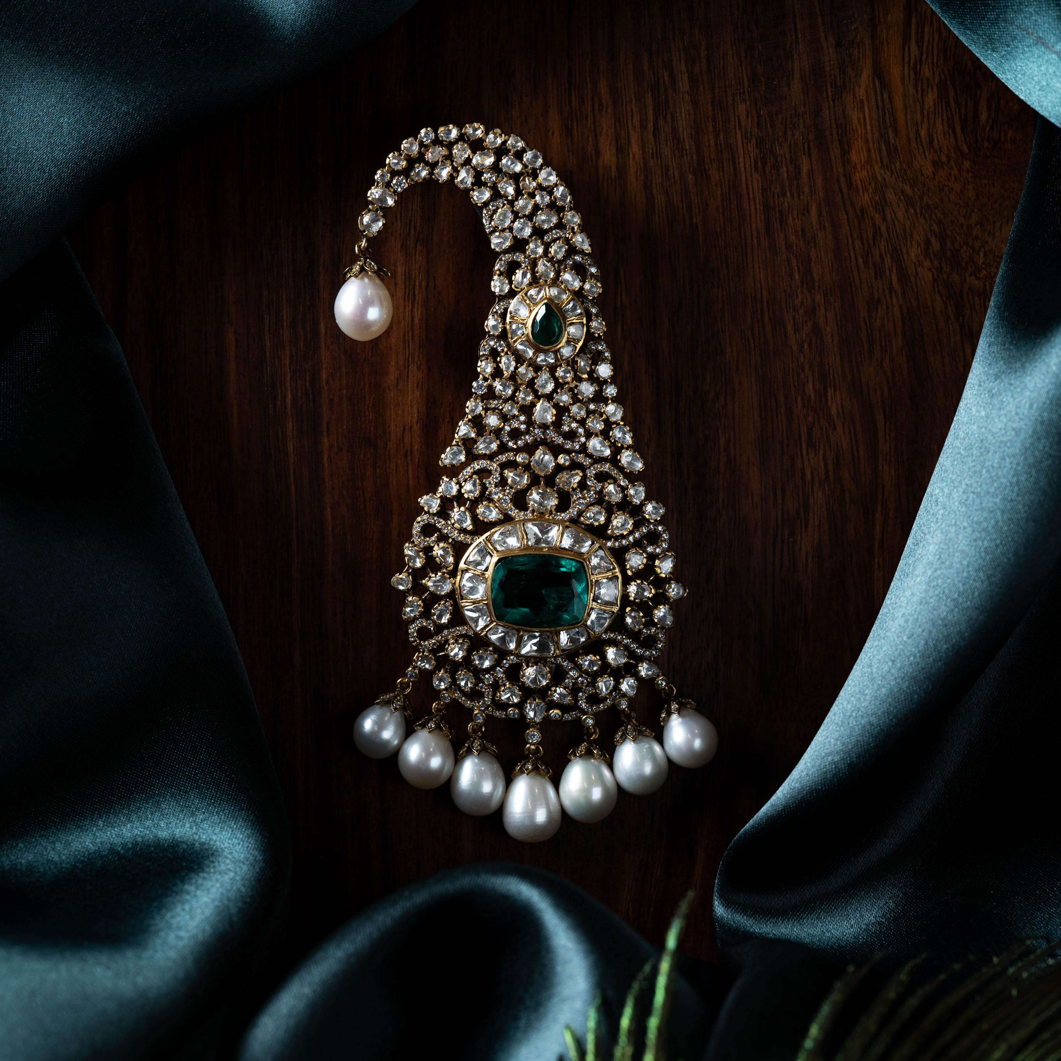 Back of the kalangi showing the hair pin fitting and open filigree work, victorian plated 925 silver