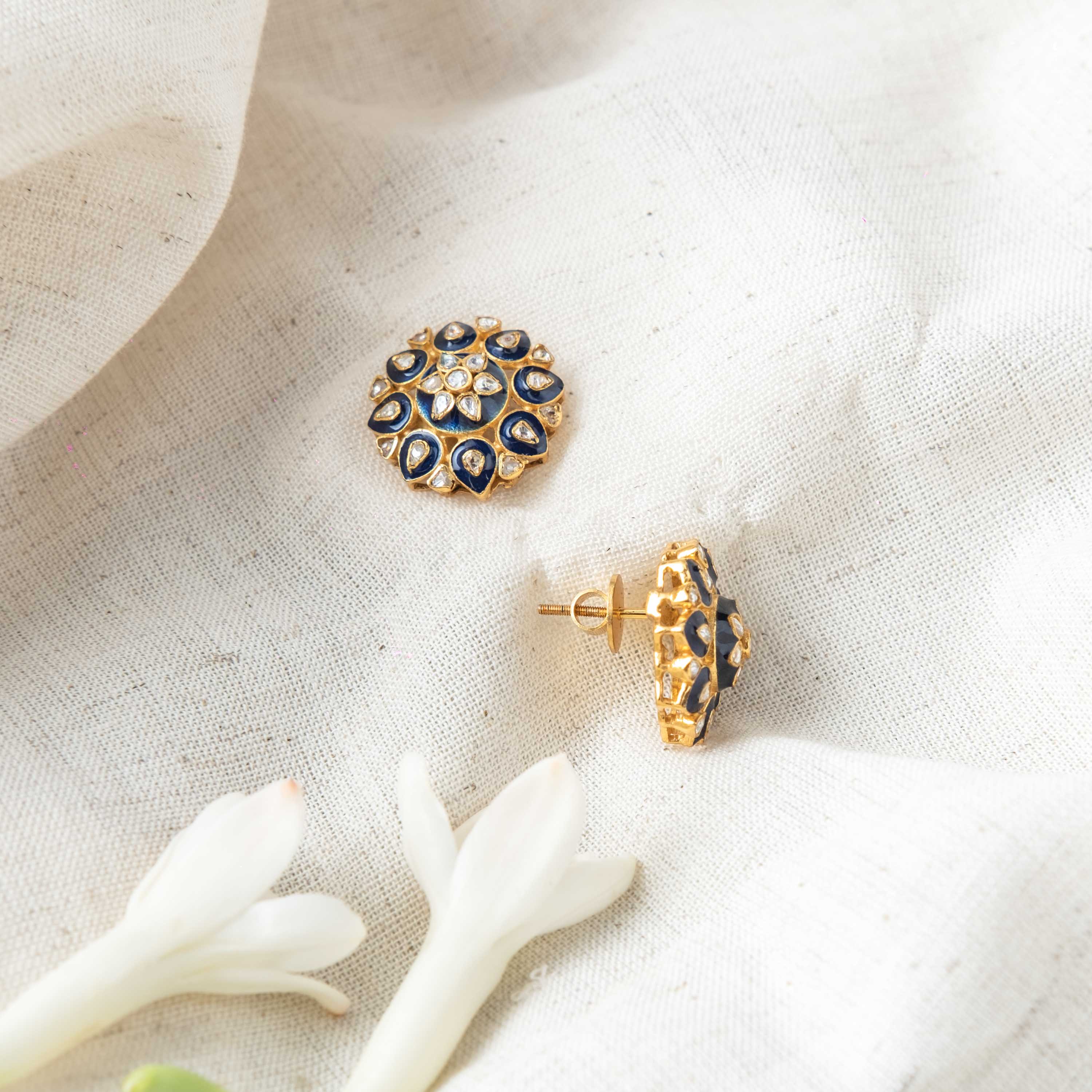 Rajnidhi Polki
Studs