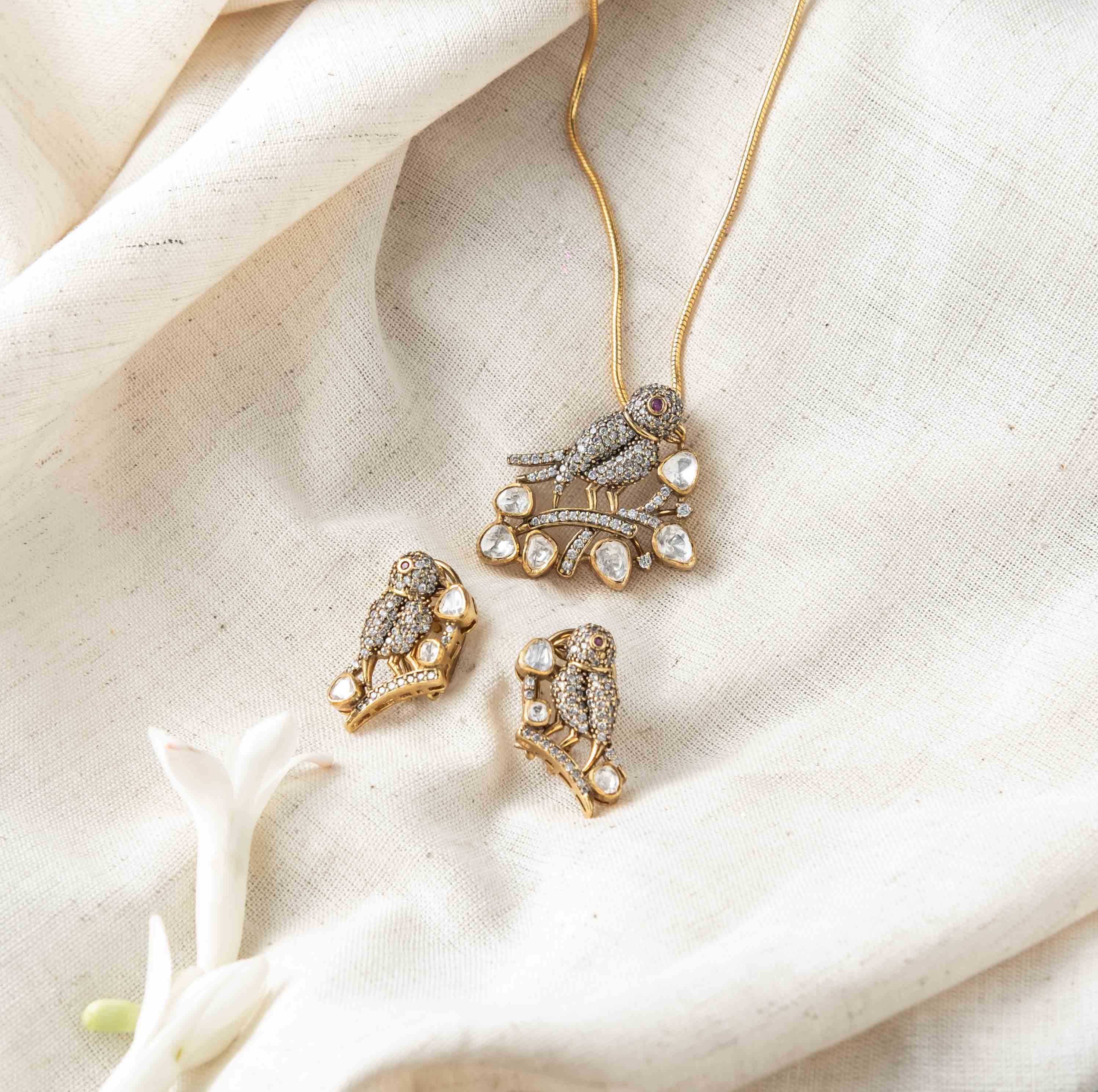 Afsana Victorian
Pendant