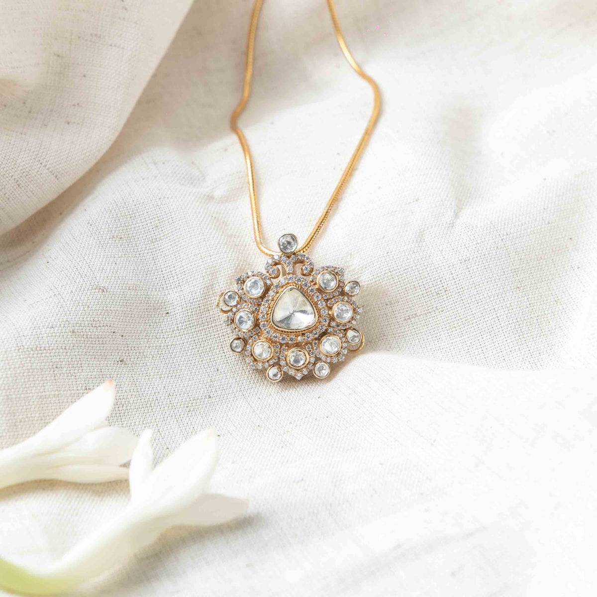 Pear-shaped polki pendant with CZ frame and centre hook in Victorian finish 925 silver
