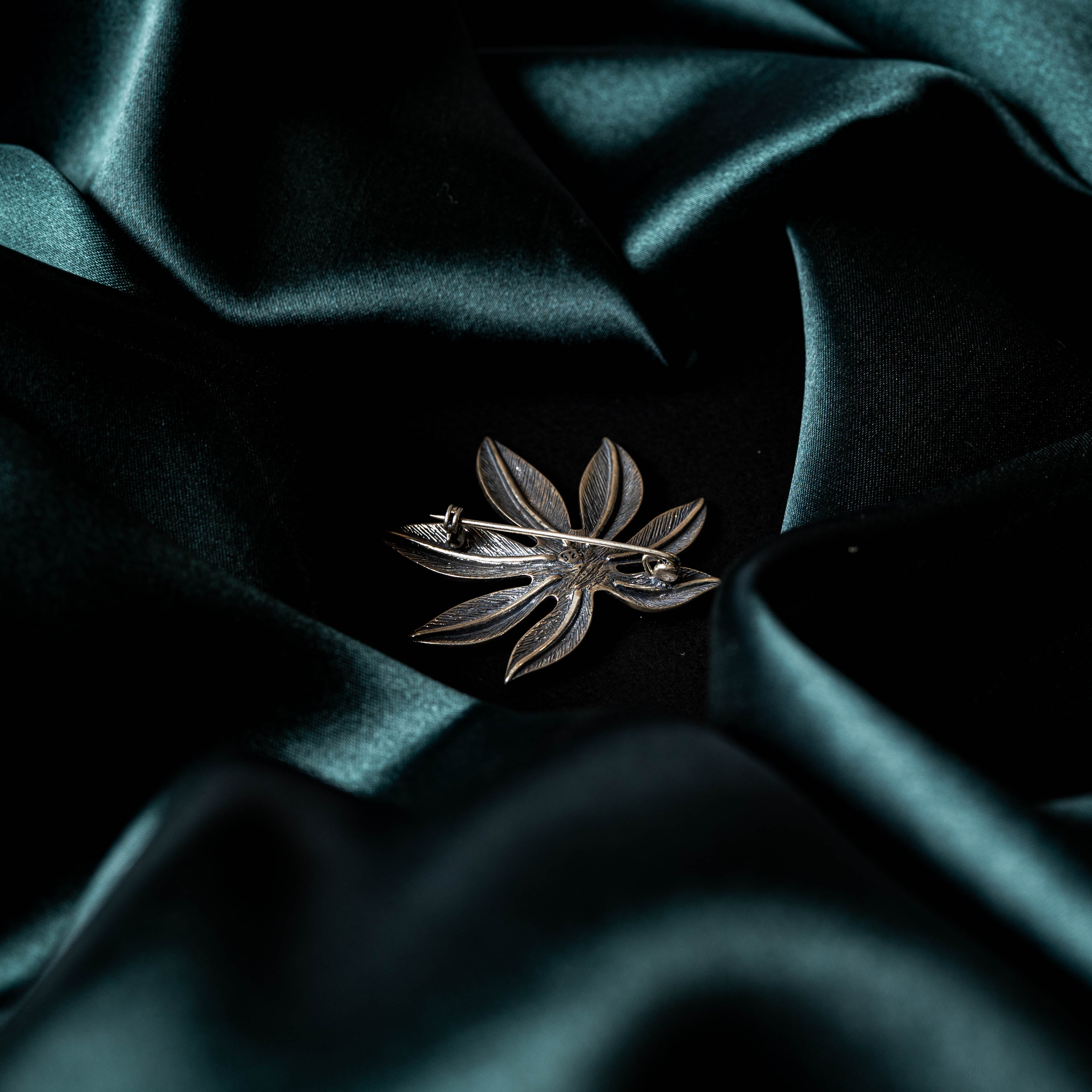Leaf brooch with fine marcasite detailing in oxidised 925 silver