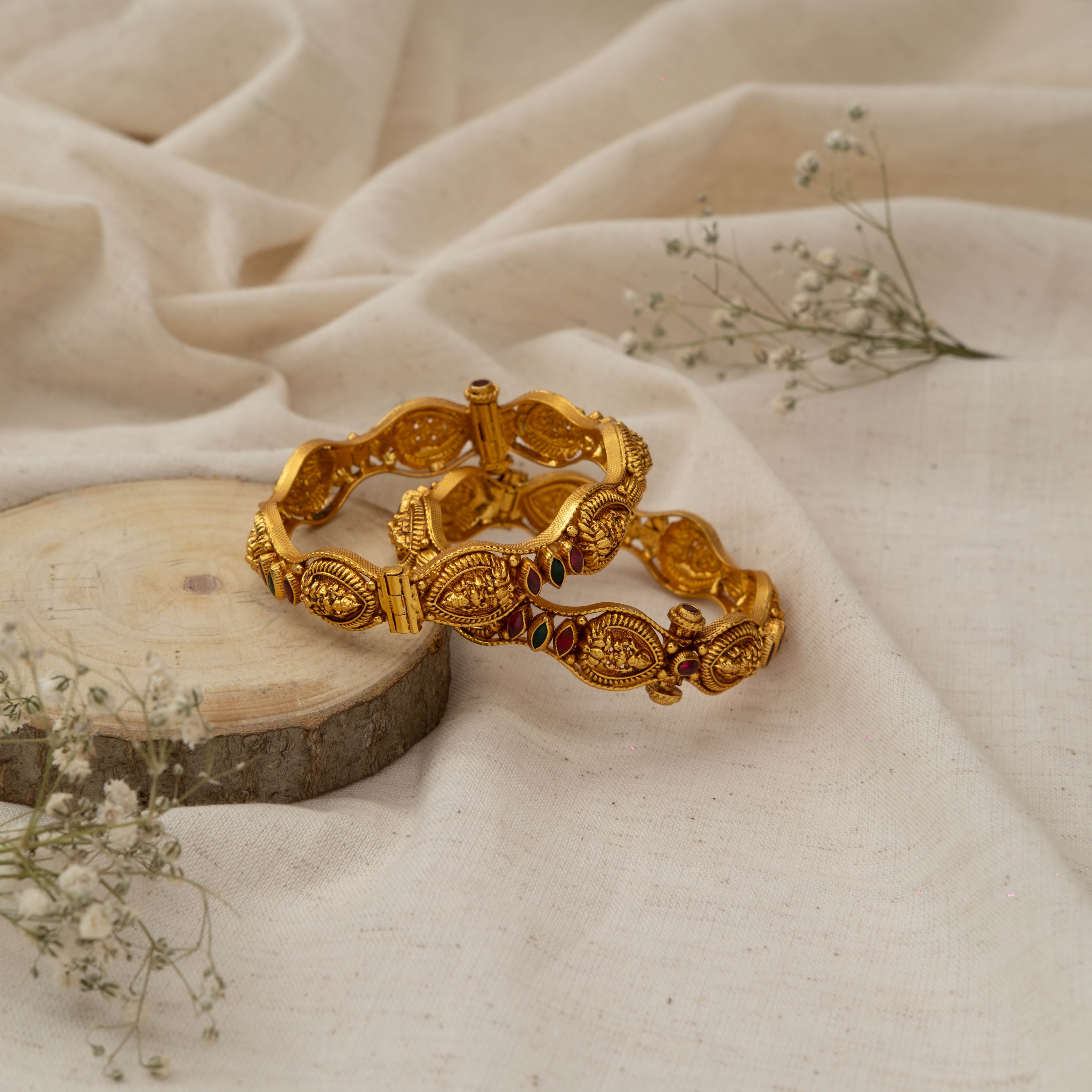Ishani Nakaas Bangles