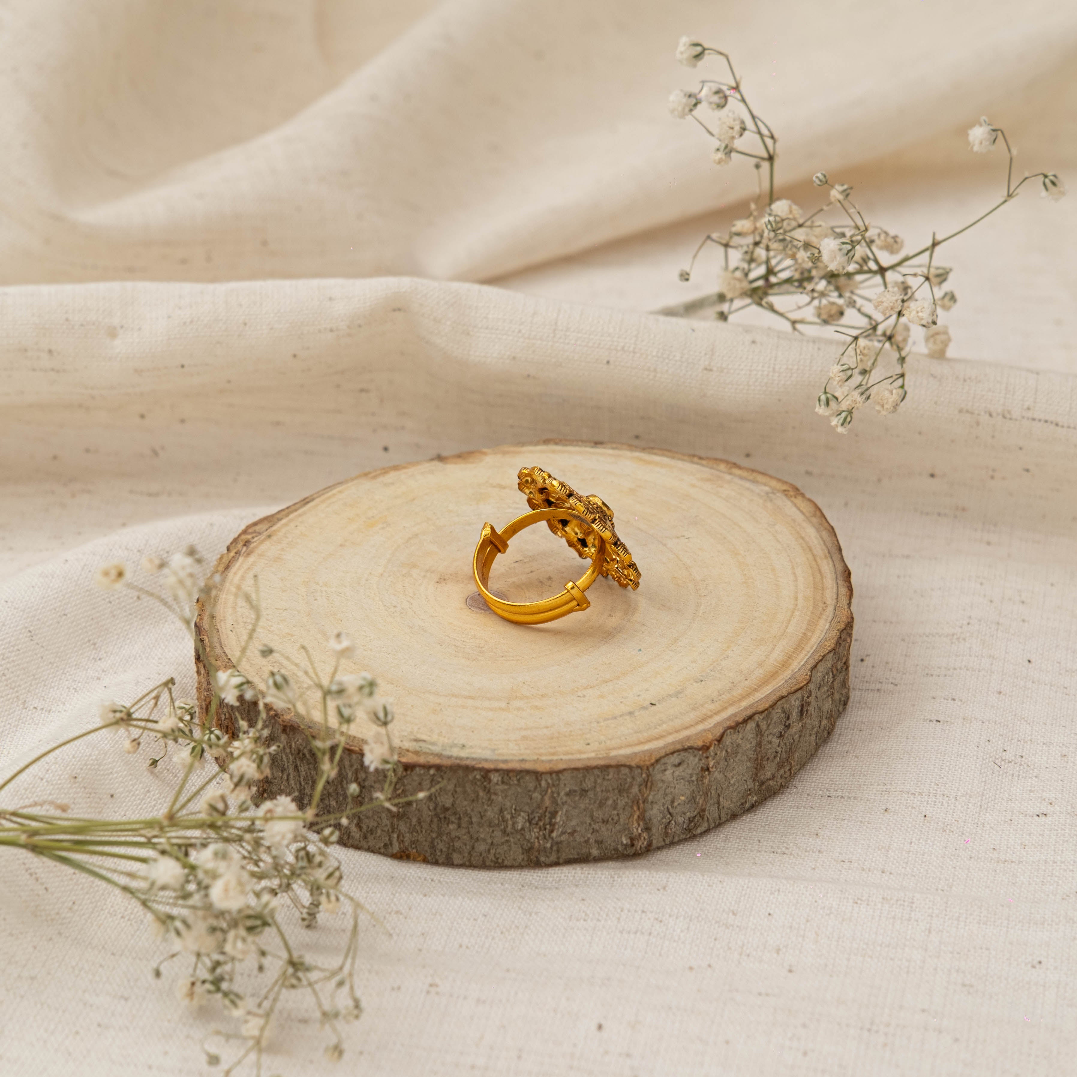 Yashodhara Nakaas Ring