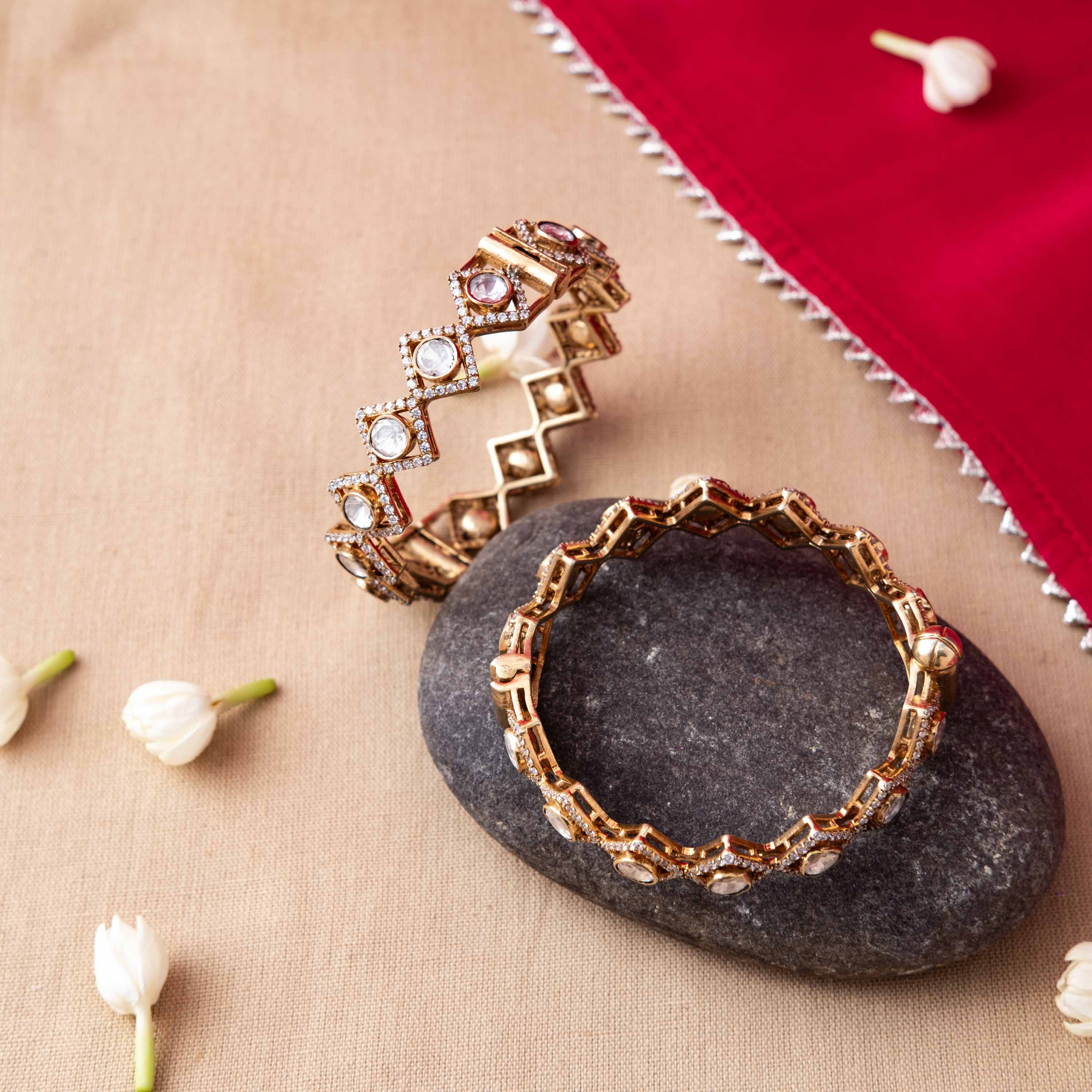 Vihitha Polki Bangle (Single Piece)