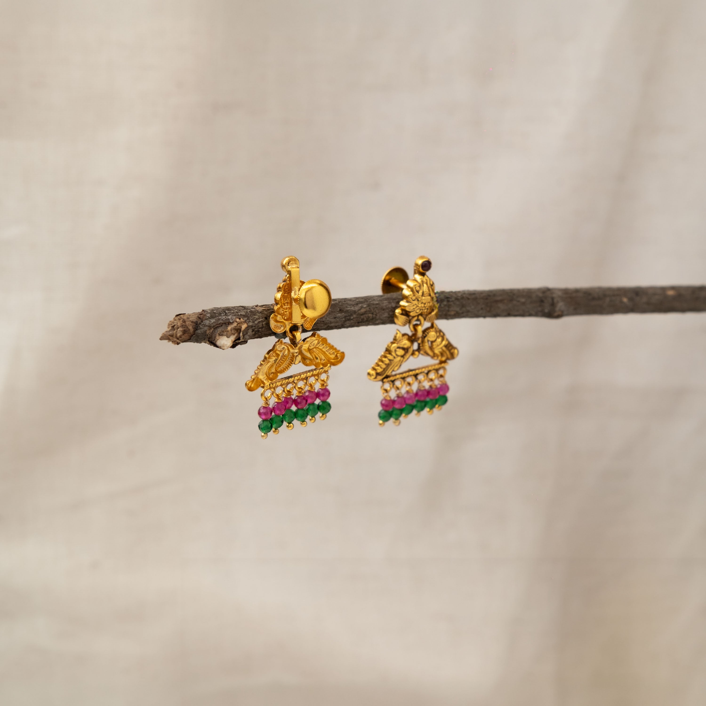 Hamsini Nakaas Hangings