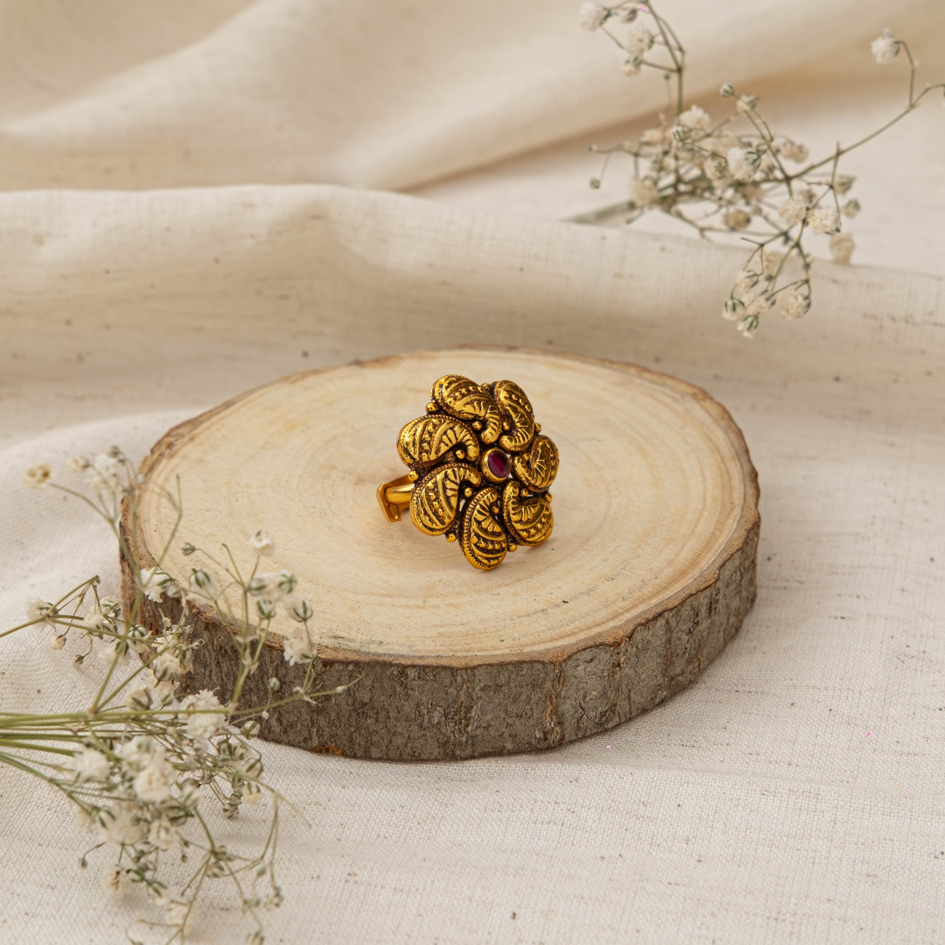 Samyukta Nakaas Ring