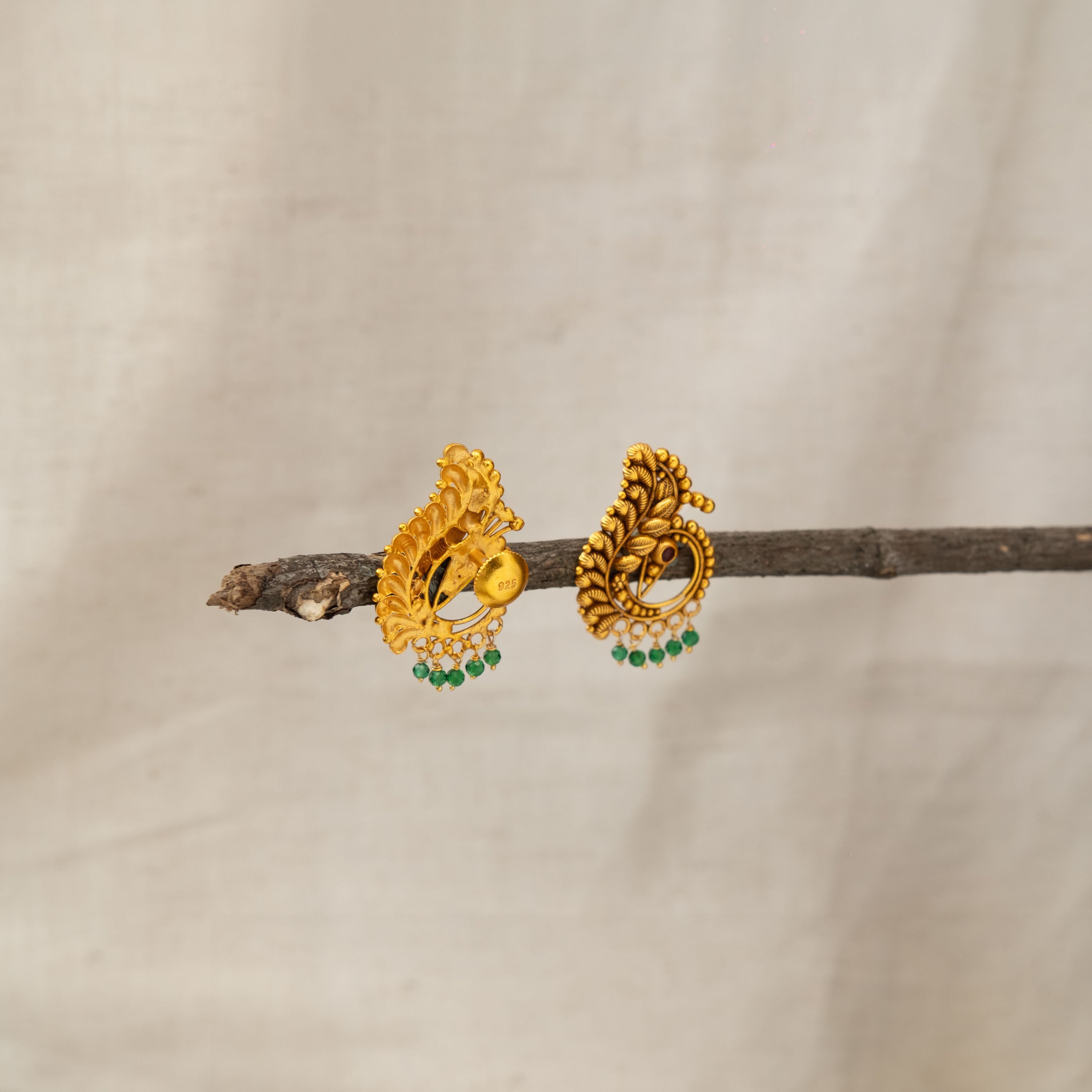 Devanshi Nakaas Studs
