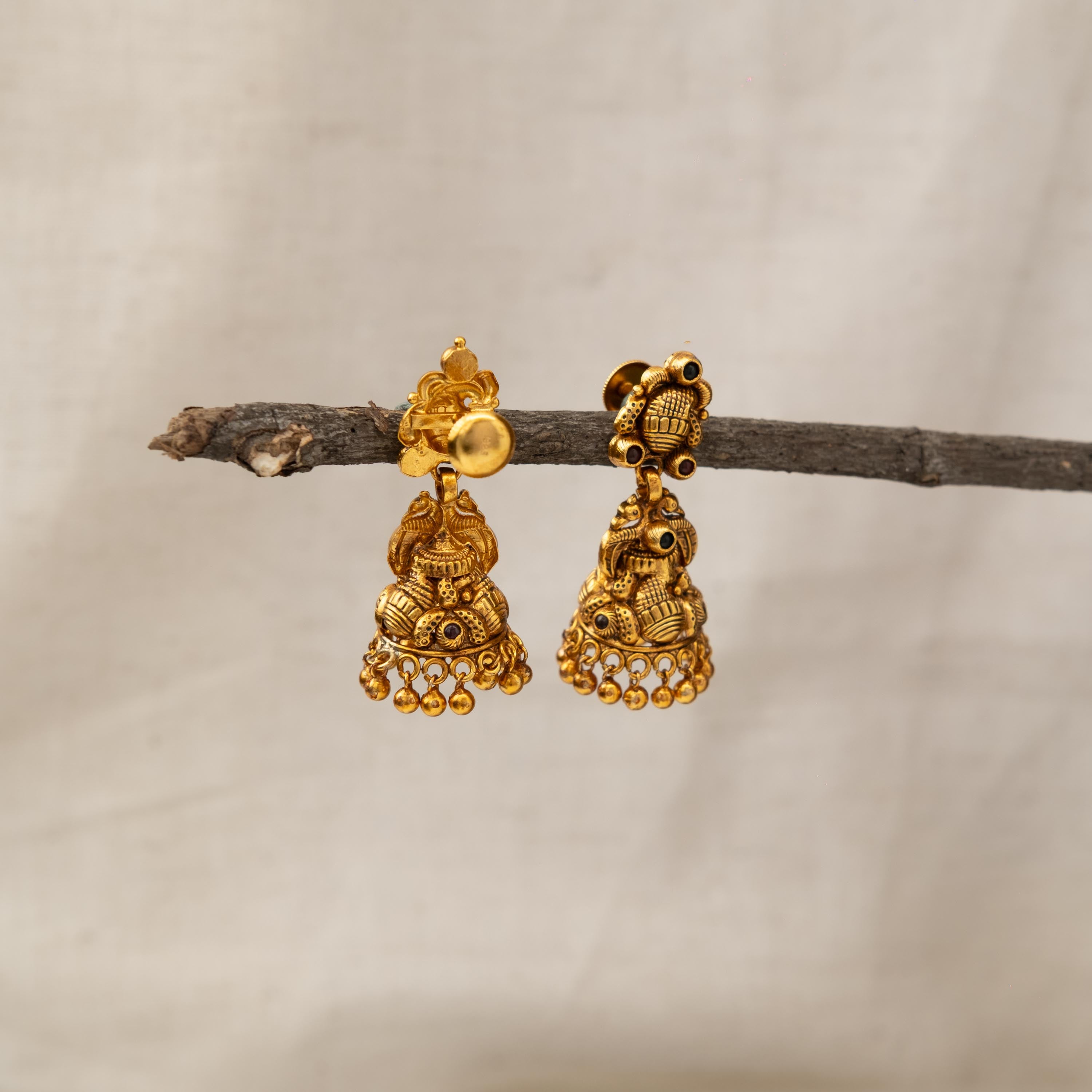 Rajkumari Nakaas Jhumka