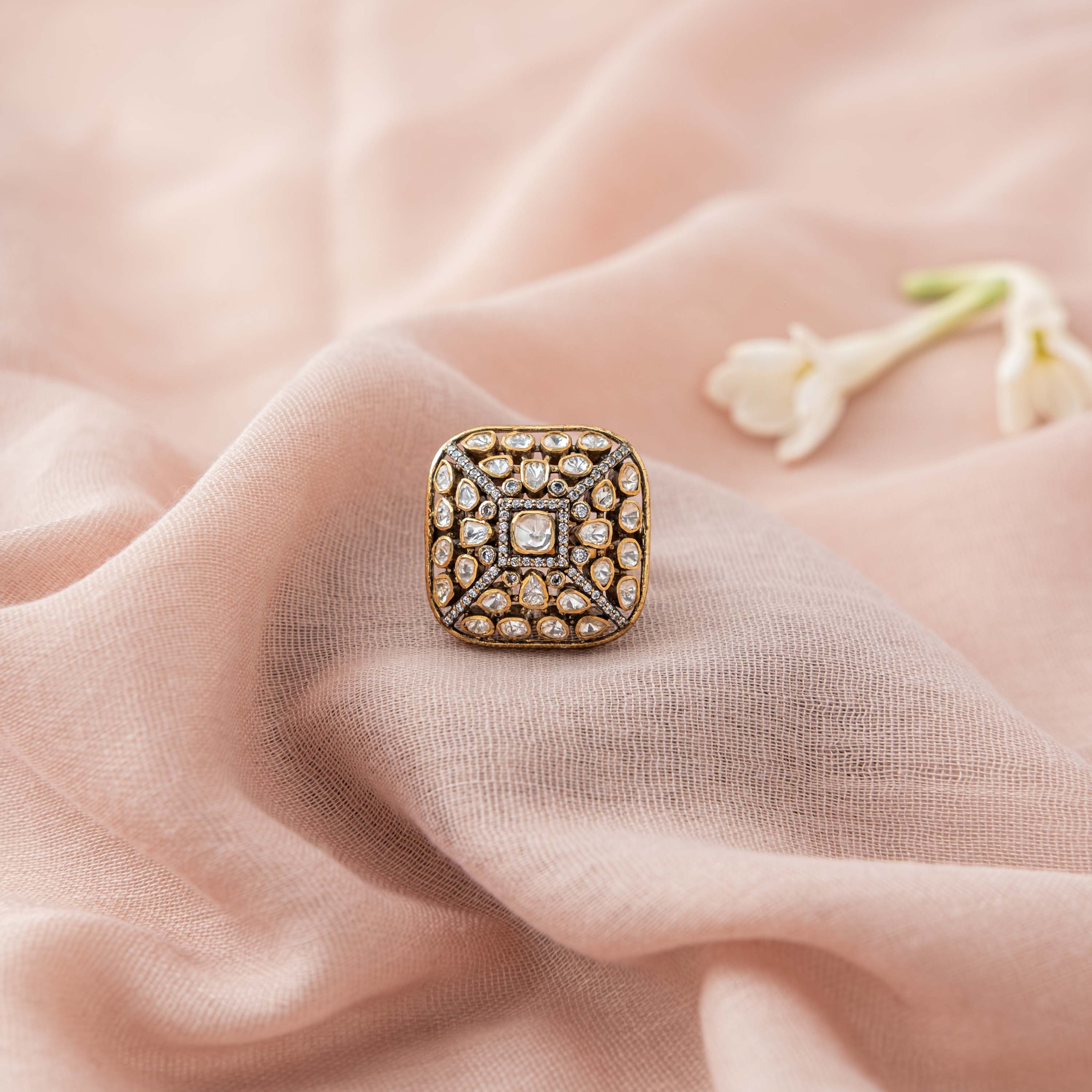 Surmayi Victorian Ring