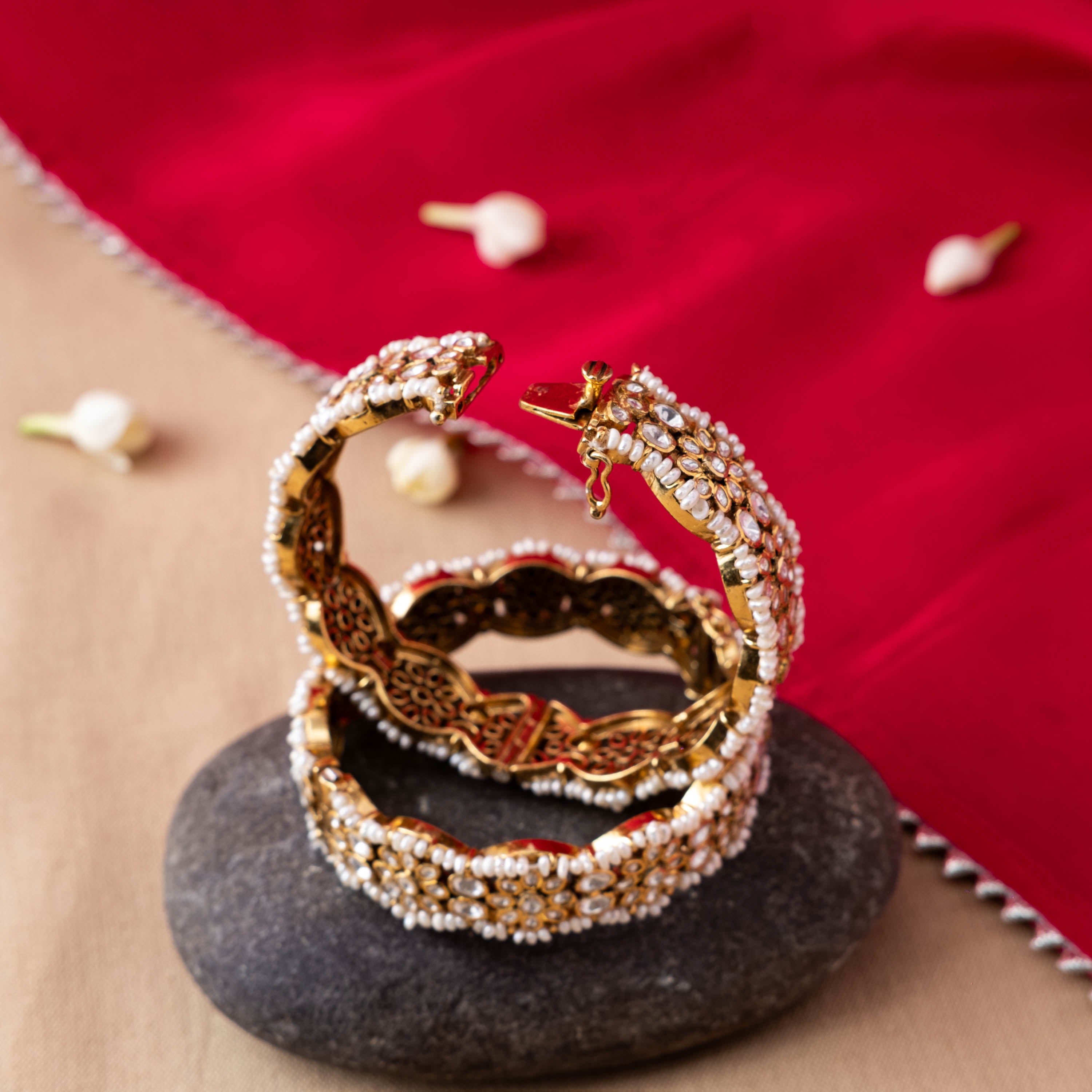 Vallari Polki Bangle (Single Piece)