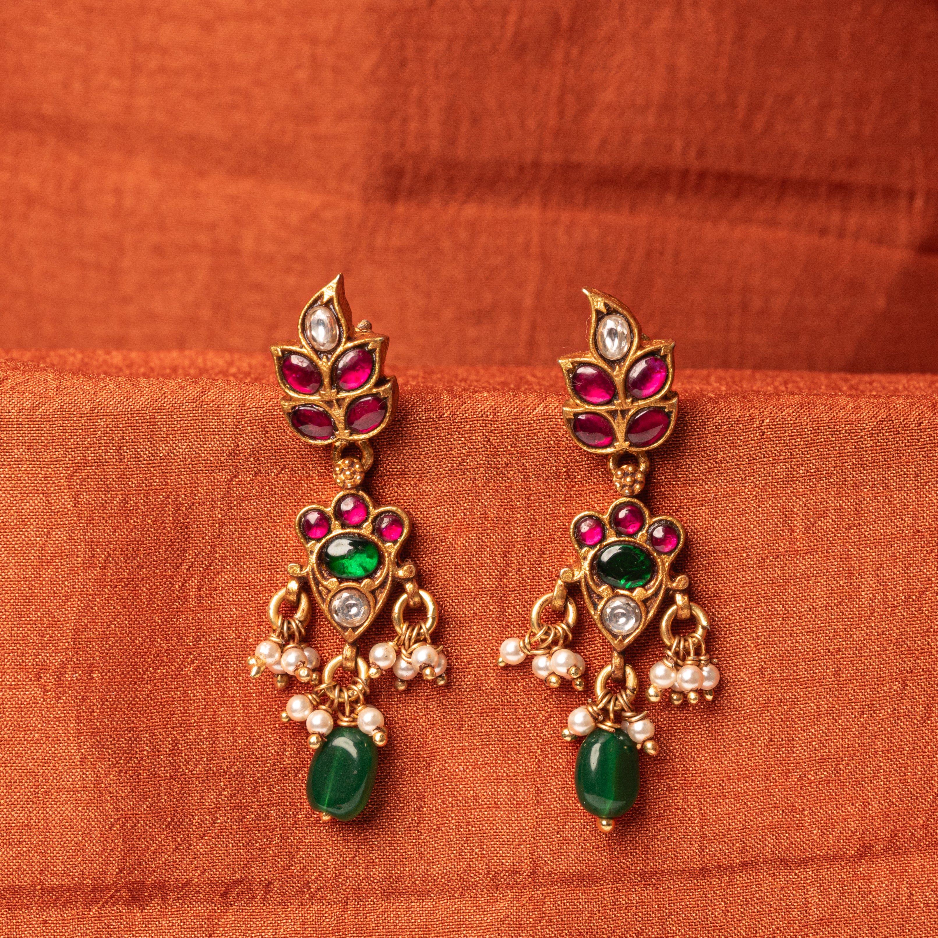 Orah Kundan Hangings