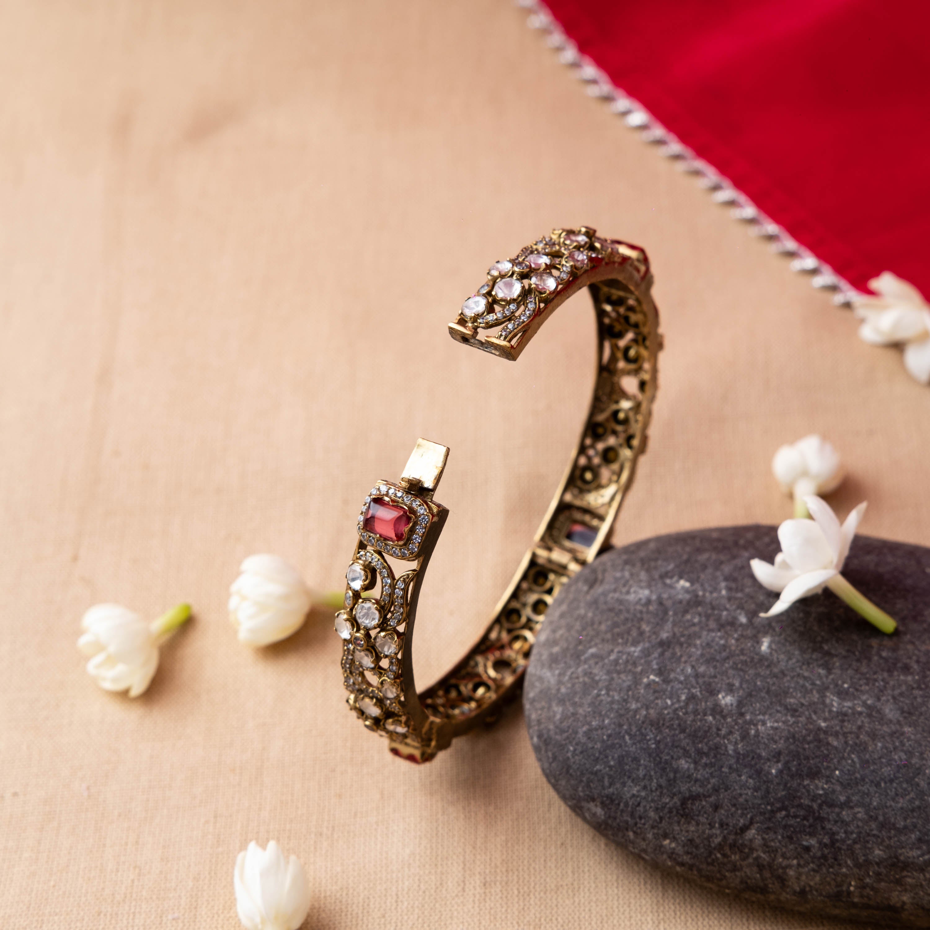 Pallavika Polki Kada (Single Piece)