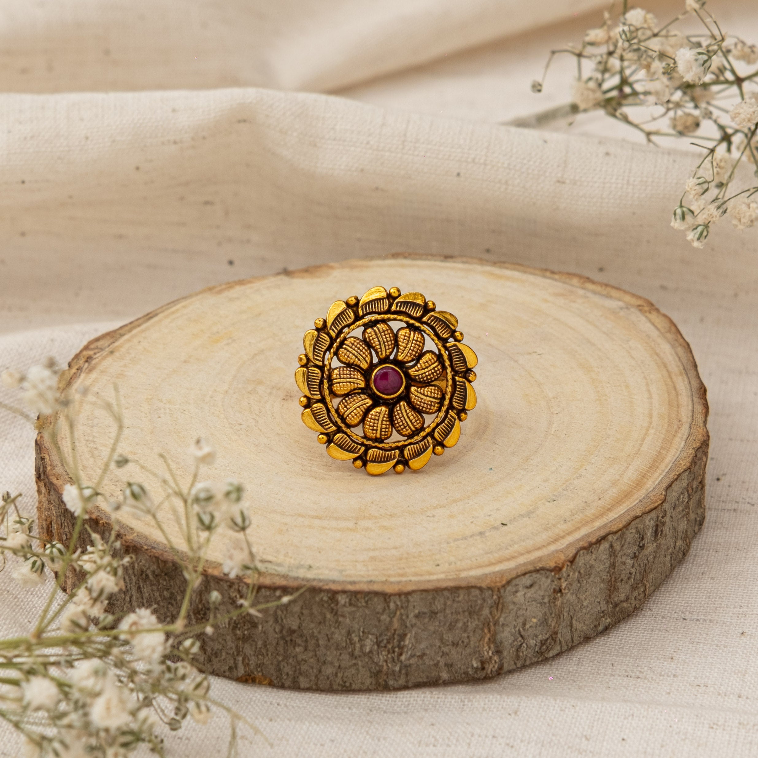 Vishwika Nakaas Ring