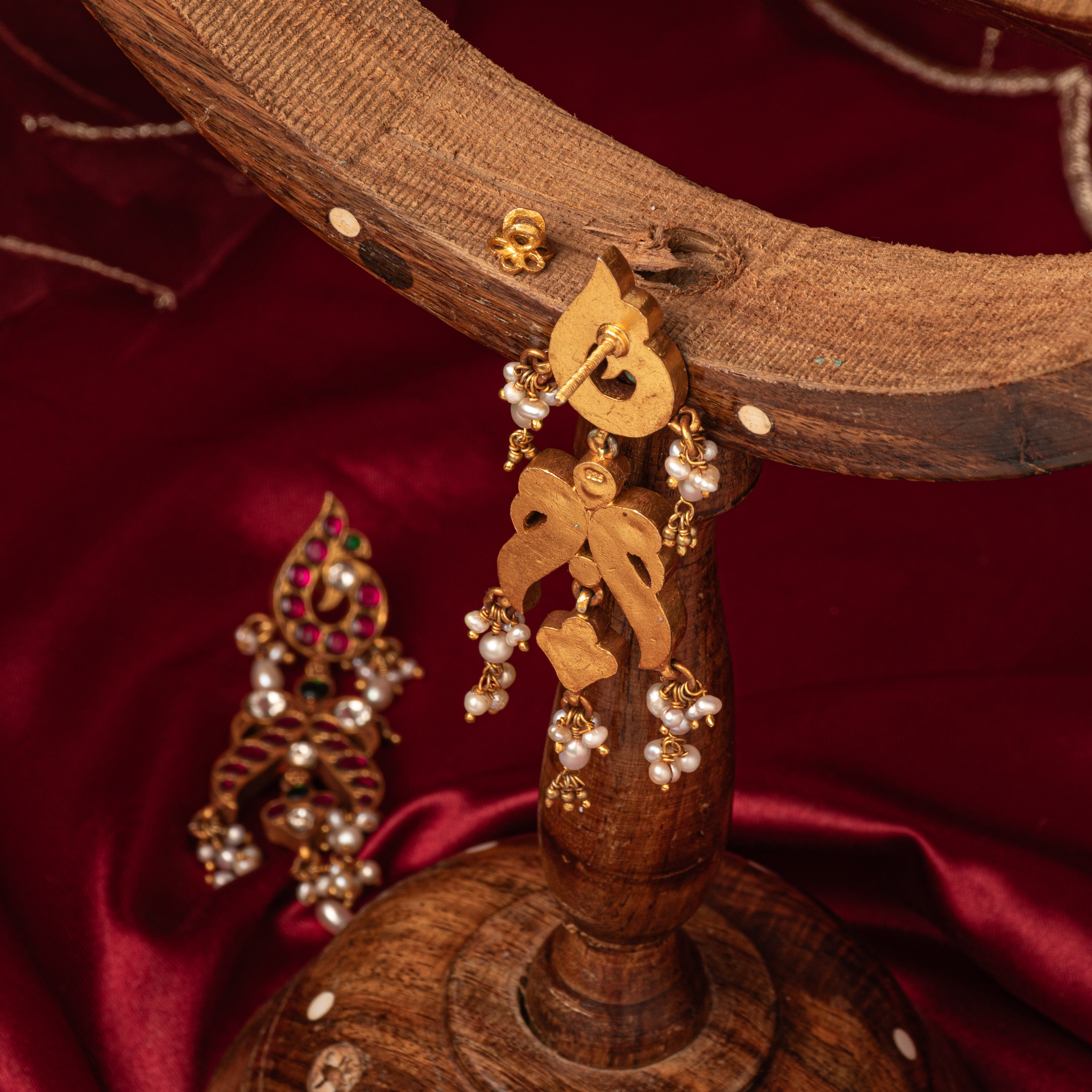 Pavona Kundan Hangings