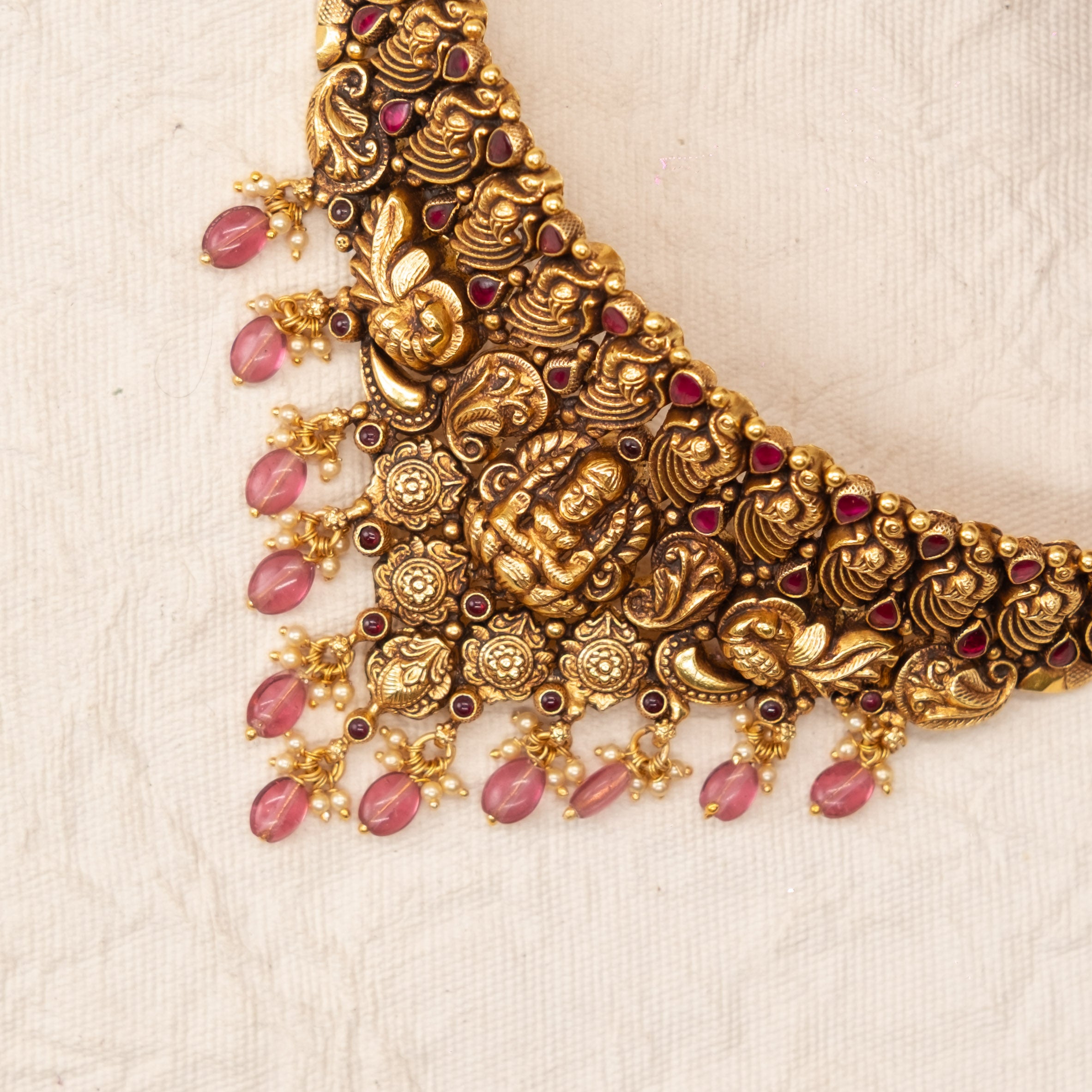 Tanirika Nakaas Choker