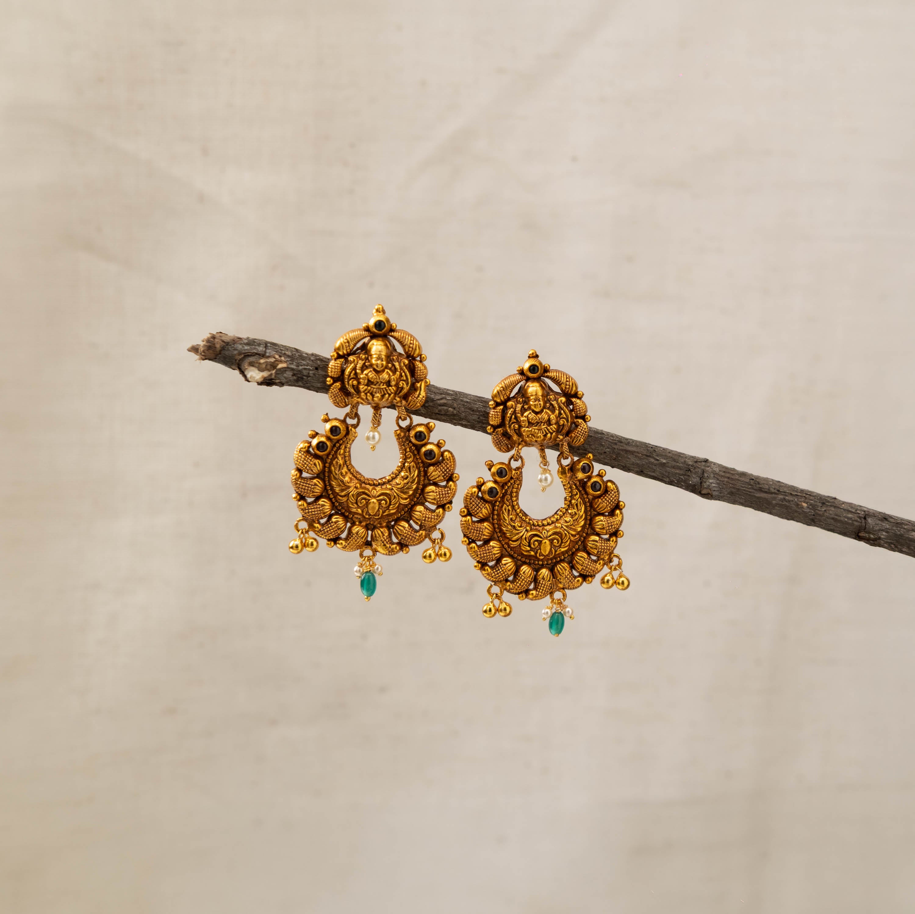 Vasantika Nakaas Chand Balis