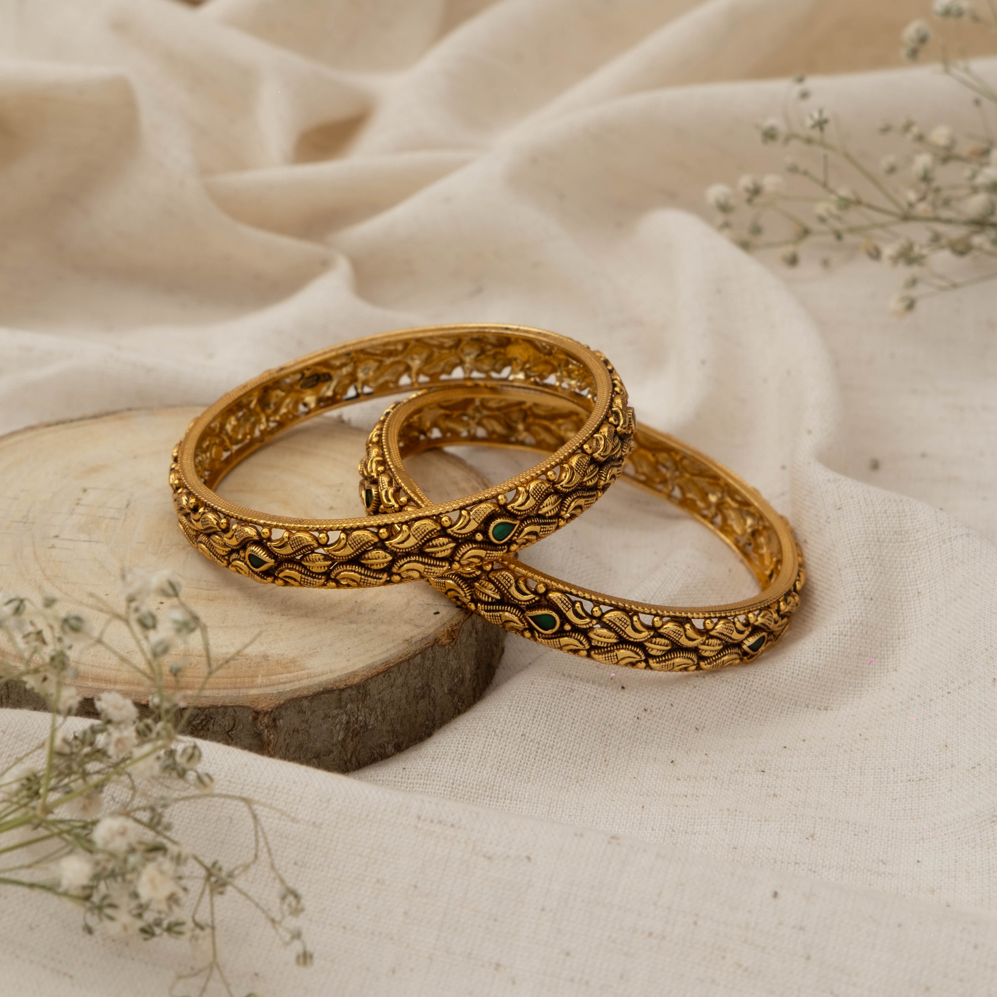 Devanshi Nakaas Bangles